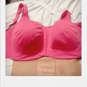 Dominique sports bra